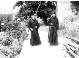 Život se živi, smrt brzo stiže, nezapisano se zaboravlja