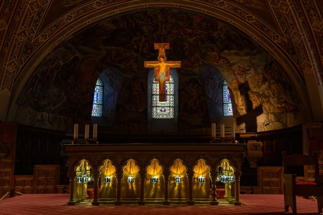 Franjo u Crkvi i Crkva u Franji