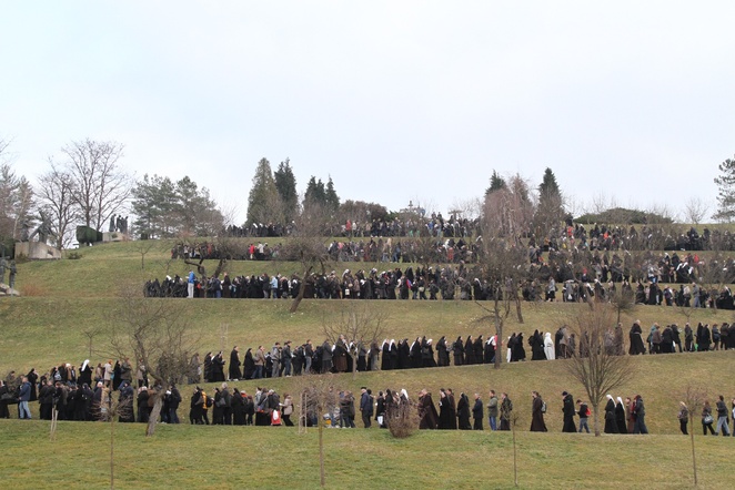 Redovnici, redovnice i posvećeni laici u Mariji Bistrici