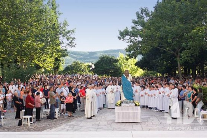 Kraljice franjevačkog reda, moli za nas!