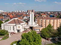 Raspored slavlja svetih misa i ispovijedi u našoj crkvi